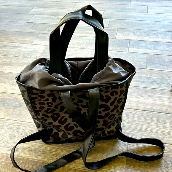 Tanger outlet back pack - Picture 8 of 8